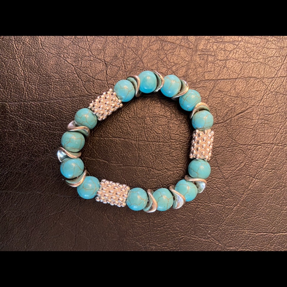 Stretch turquoise stone with silver beads bracelet